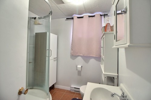 Salle de bains - 341 Rue Taschereau, Amos, QC - Indoor Photo Showing Bathroom
