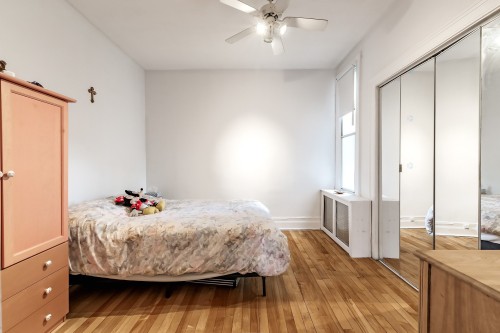 Bedroom - 3525 Boul. Décarie, Montréal (Côte-Des-Neiges/Notre-Dame-De-Grâce), QC - Indoor Photo Showing Bedroom