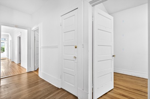 Corridor - 3525 Boul. Décarie, Montréal (Côte-Des-Neiges/Notre-Dame-De-Grâce), QC - Indoor Photo Showing Other Room
