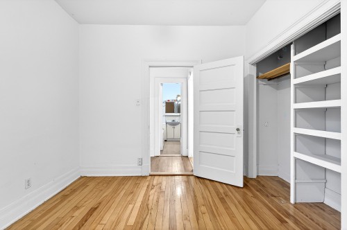 Chambre à coucher - 3525 Boul. Décarie, Montréal (Côte-Des-Neiges/Notre-Dame-De-Grâce), QC - Indoor Photo Showing Other Room