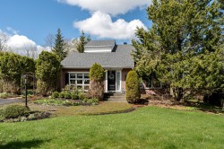 7 Rue de Sorel  Bromont, QC J2L 2G8