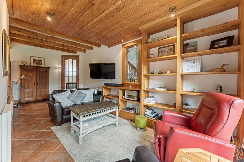 Salle familiale - 7 Rue De Sorel, Bromont, QC - Indoor