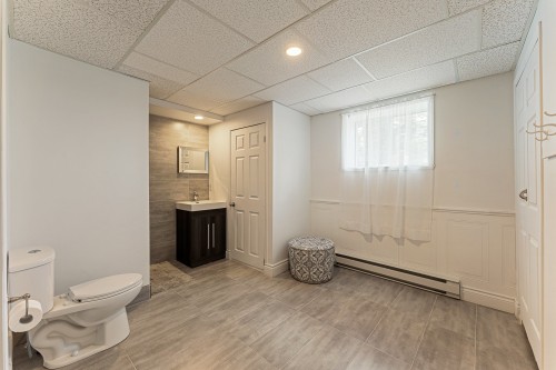 Salle de bains - 7 Rue De Sorel, Bromont, QC - Indoor Photo Showing Bathroom