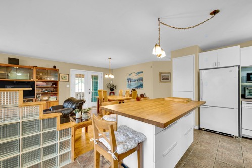 Vue d'ensemble - 325 Ch. Cambria, Gore, QC - Indoor Photo Showing Kitchen