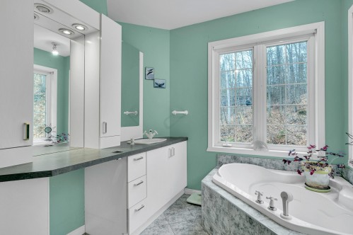 Salle de bains - 325 Ch. Cambria, Gore, QC - Indoor Photo Showing Bathroom