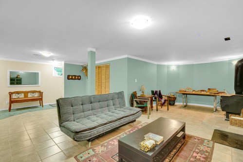 Salle familiale - 325 Ch. Cambria, Gore, QC - Indoor