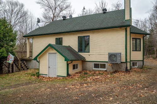 Face arrière - 325 Ch. Cambria, Gore, QC - Outdoor With Exterior