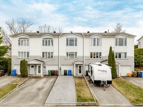 1084 Rue Véronique  Sherbrooke (Fleurimont), QC J1E 4B6