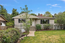 3811 Epsom Dr Saanich, BC V8P 3S8