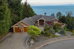 5084 Banning Crt Nanaimo, BC V9V 0A2
