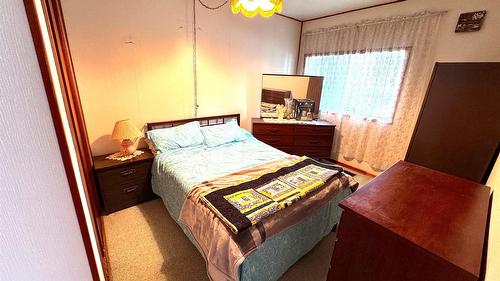 621 9Th Avenue, Fernie, BC - Indoor Photo Showing Bedroom
