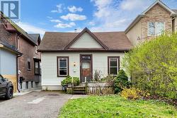38 NORWOOD ROAD Toronto, ON M4E 2S2