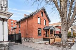 349 FRANK STREET  Ottawa, ON K2P 0X9