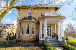 Undeniable curb appeal! - 