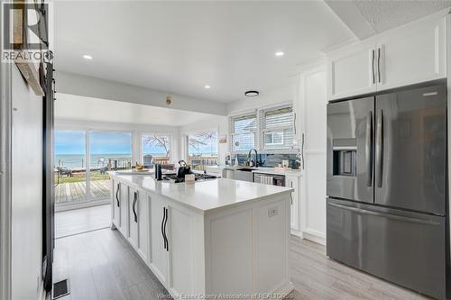 591 Ross Beach, Lakeshore, ON - Indoor Photo Showing Kitchen With Upgraded Kitchen