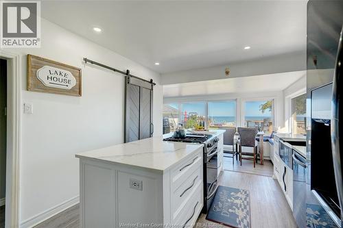 591 Ross Beach, Lakeshore, ON - Indoor Photo Showing Kitchen