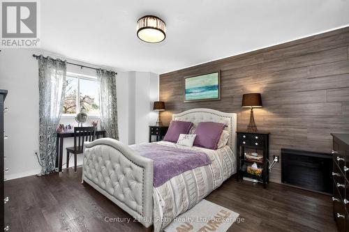 59 Withall Grove, Tiny (Wyevale), ON - Indoor Photo Showing Bedroom