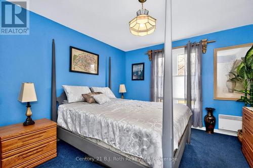 59 Withall Grove, Tiny (Wyevale), ON - Indoor Photo Showing Bedroom