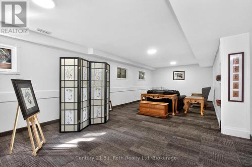 59 Withall Grove, Tiny (Wyevale), ON - Indoor Photo Showing Living Room
