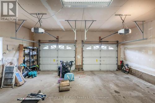 59 Withall Grove, Tiny (Wyevale), ON - Indoor Photo Showing Garage
