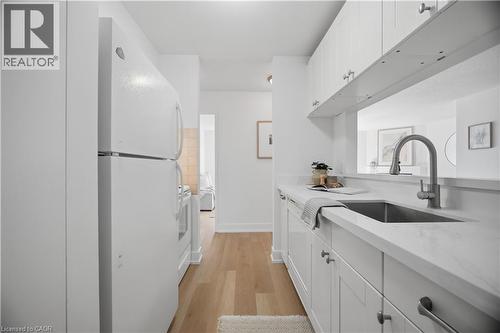 1450 Glen Abbey Gate Unit# 532, Oakville, ON - Indoor Photo Showing Kitchen