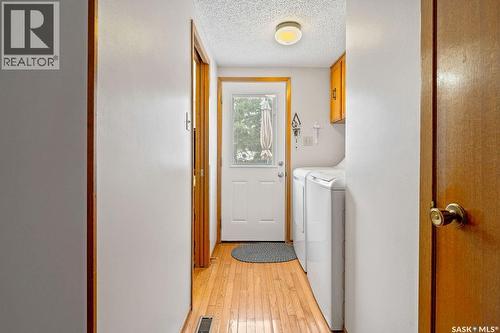 287 Hodgins Crescent N, Regina, SK - Indoor Photo Showing Laundry Room