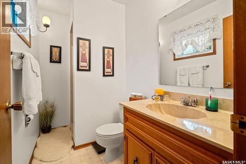 287 Hodgins Crescent N, Regina, SK - Indoor Photo Showing Bathroom