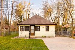 706 CHESTNUT STREET Innisfil, ON L9S 2H8