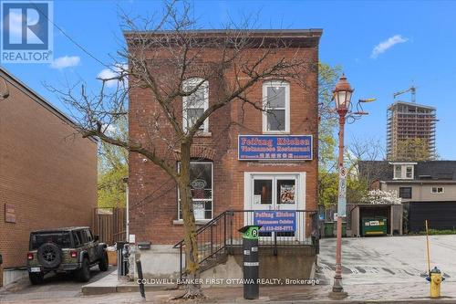827 Somerset Street W, Ottawa, ON 