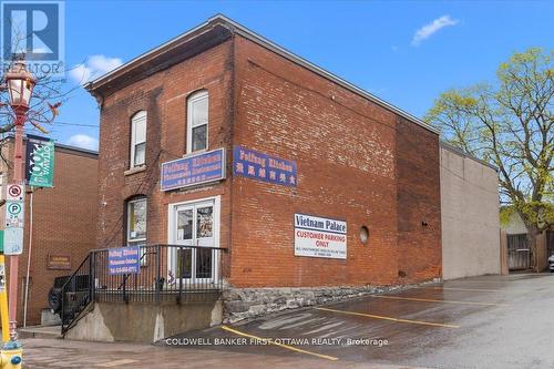 827 Somerset Street W, Ottawa, ON 