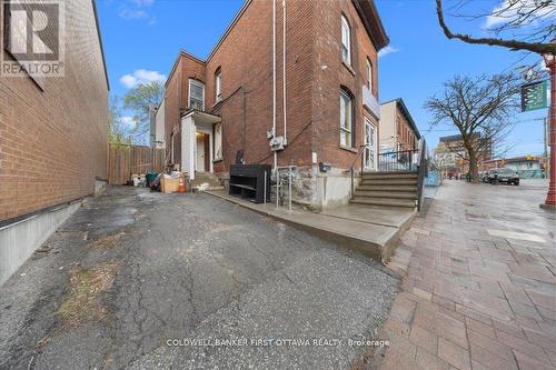 827 Somerset Street W, Ottawa, ON 