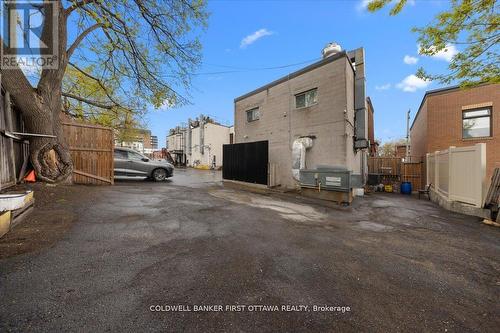 827 Somerset Street W, Ottawa, ON 