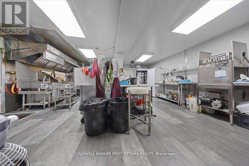 827 Somerset Street W, Ottawa, ON 