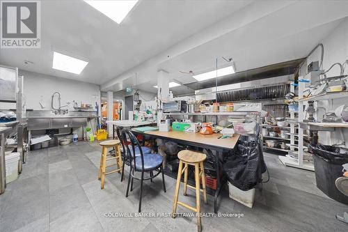 827 Somerset Street W, Ottawa, ON 