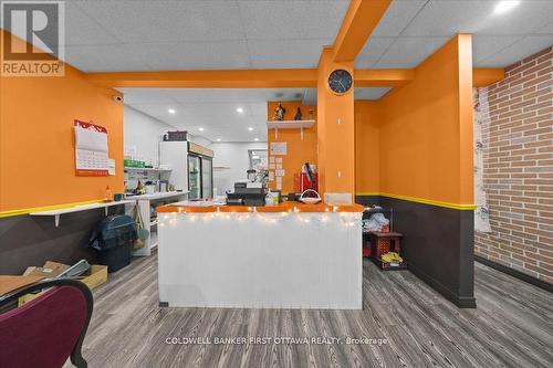 827 Somerset Street W, Ottawa, ON 