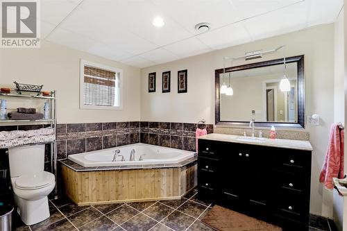 82 Frontenac St, Sault Ste. Marie, ON - Indoor Photo Showing Bathroom