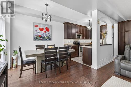 88 Highgate Drive, Hamilton, ON - Indoor Photo Showing Dining Room