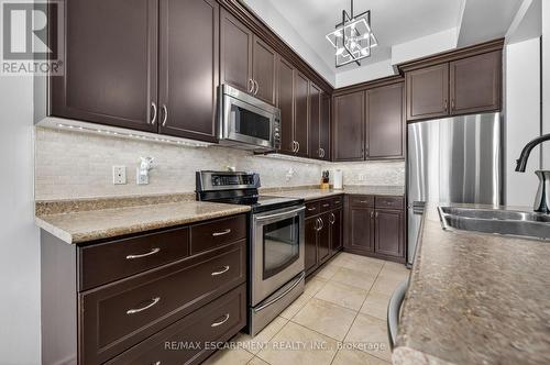 88 Highgate Drive, Hamilton, ON - Indoor Photo Showing Kitchen With Double Sink