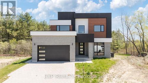 204 MERRITT COURT  North Middlesex (Parkhill), ON N0M 2K0