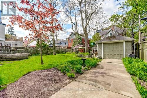 Driveway and single garage - 103 Queen Street, St. Catharines (Downtown), ON - Outdoor