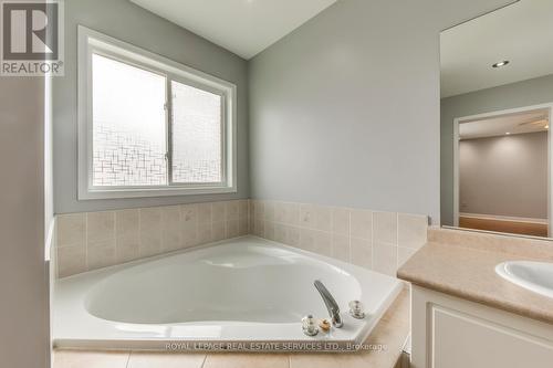 67 Rusty Trail, Vaughan, ON - Indoor Photo Showing Bathroom