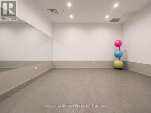 608 - 560 North Service Road, Grimsby (Grimsby Beach), ON - Indoor Photo Showing Other Room