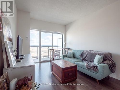 608 - 560 North Service Road, Grimsby (Grimsby Beach), ON - Indoor Photo Showing Living Room