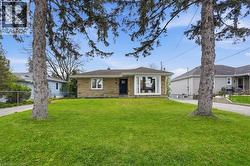 23 MCMASTER Avenue  Dundas, ON L9H 4M6
