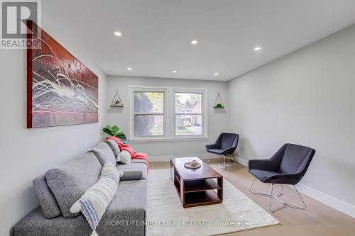 122 Ormond Drive, Oshawa, ON - Indoor