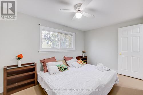 122 Ormond Drive, Oshawa, ON - Indoor Photo Showing Bedroom