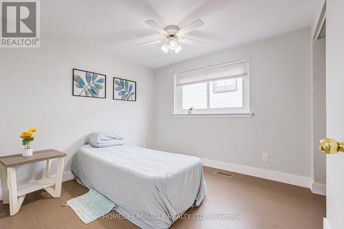 122 Ormond Drive, Oshawa, ON - Indoor Photo Showing Bedroom
