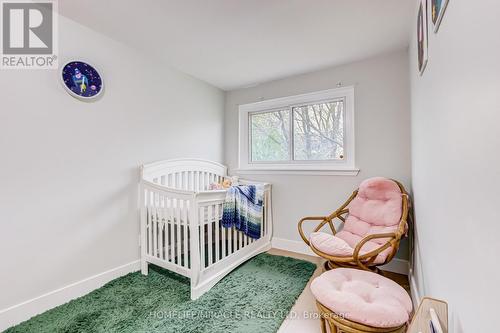 122 Ormond Drive, Oshawa, ON - Indoor Photo Showing Bedroom