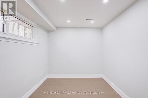 122 Ormond Drive, Oshawa, ON - Indoor Photo Showing Other Room