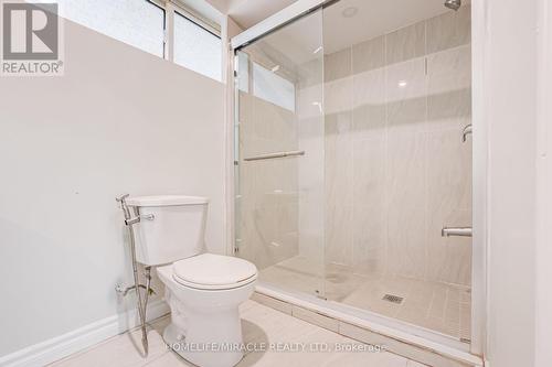 122 Ormond Drive, Oshawa, ON - Indoor Photo Showing Bathroom